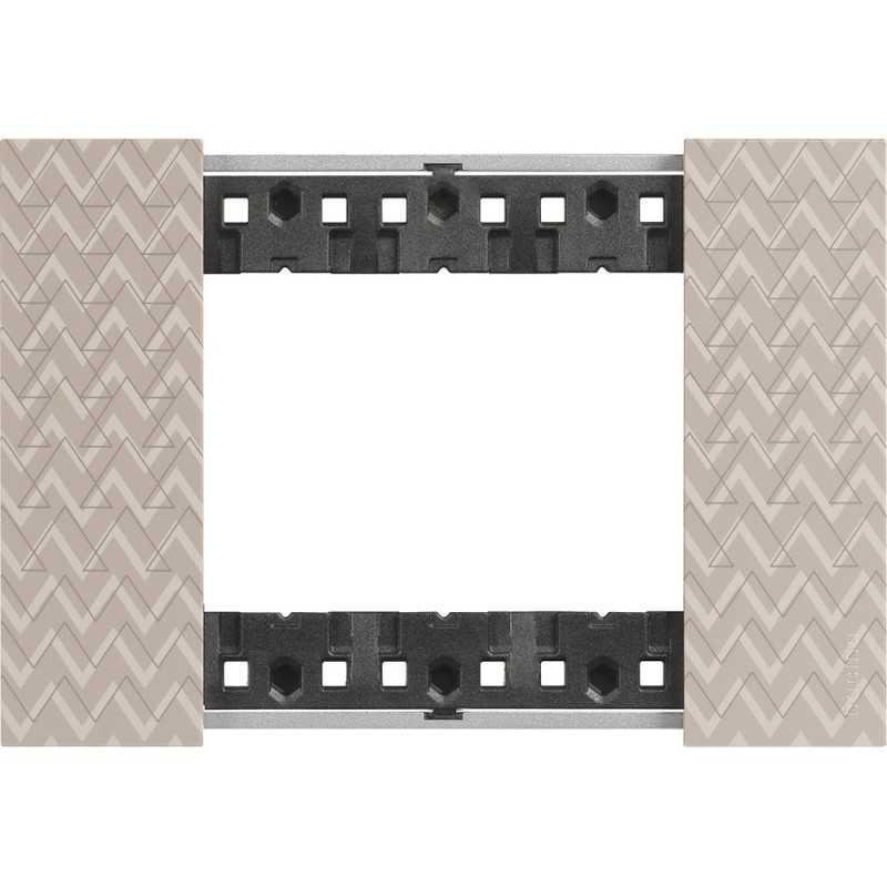 Placca Optic  Bticino Living Now tre posti Tecnopolimero KA4803MM