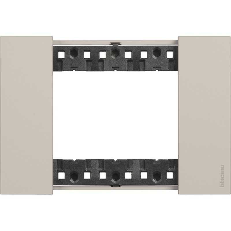 Placca Sabbia Bticino Living Now tre posti tecnopolimero KA4803KM