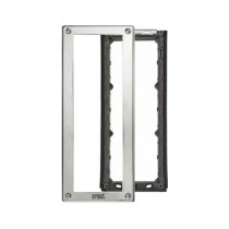 Telaio porta moduli con cornice per tre moduli per pulsantiera Sinthesi Steel Urmet 1158/63
