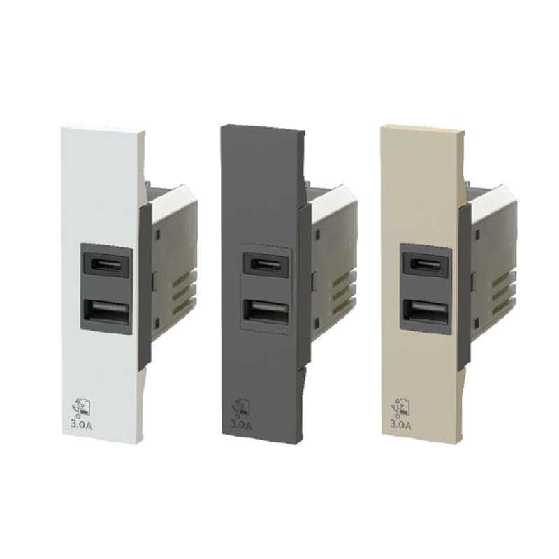 Presa USB 3.0A per serie Bticino Living Now 4Box 4B.K.USB.30