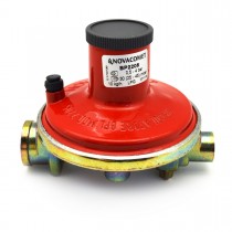 Regolatore di GPL per bombole attacchi F/F 1/4"x1/2" kg/h 10 Novacomet 421-603