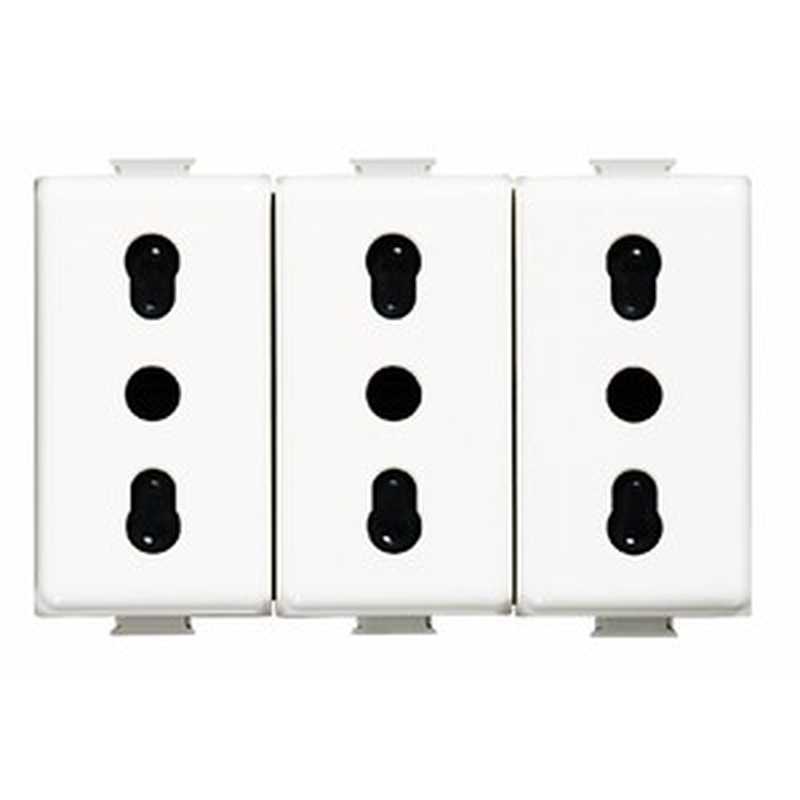 Presa 10/16A triplex Bticino Matix AM5180/3