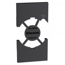 Cover per presa standard P40 con USB 2 moduli Living Now Nera BTicino KG68