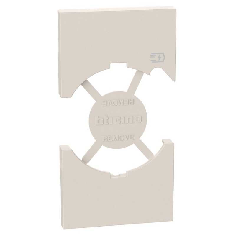 Cover per presa standard P40 con USB 2 moduli Living Now Sabbia BTicino KM68